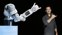 威尼斯人网站： BrainRobotics智能仿生手是由BrainCo团队独立自主研发的AI驱动新型
